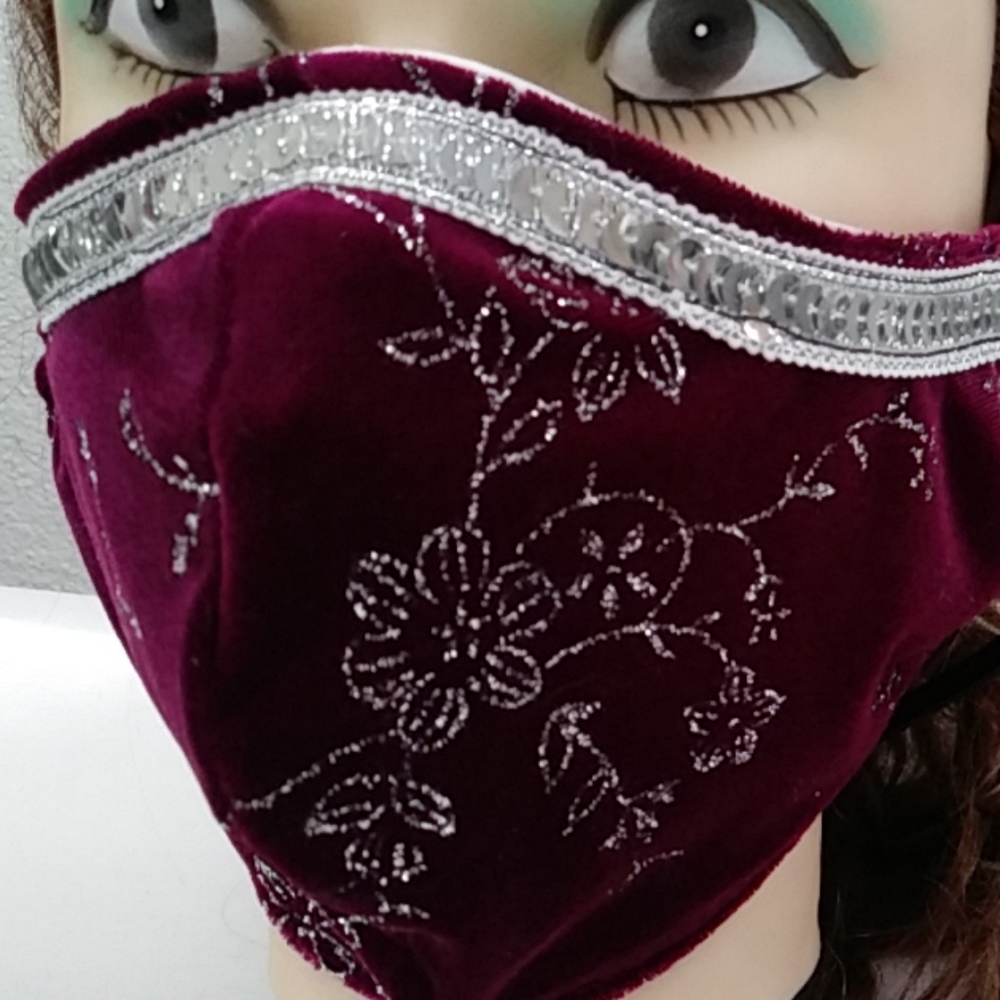 Facemask/Silver Roses - Picture 2 of 4